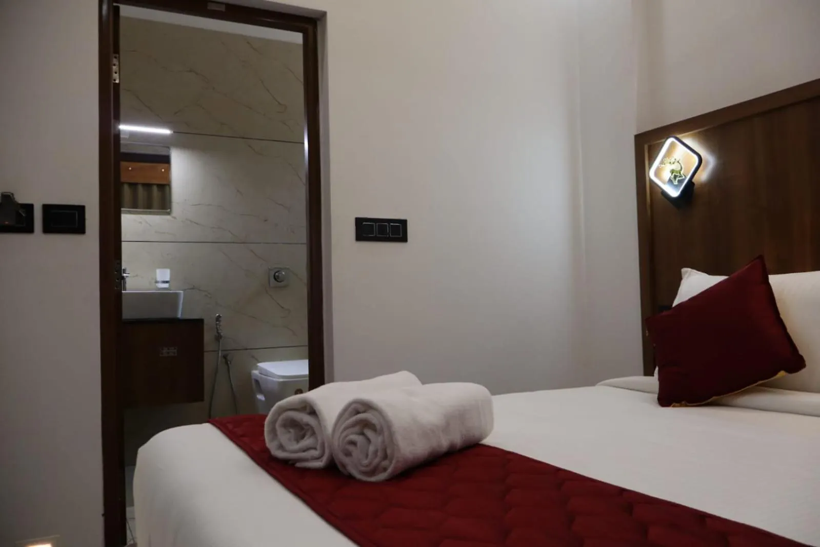 Hotel Rhythm Stays Munnar India
